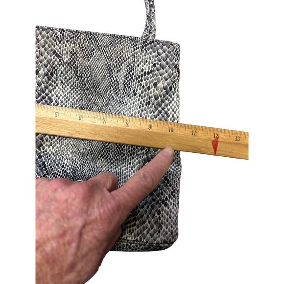 Nine West Snake Print Shoulder Bag Vintage 90’s 💕⭐️⭐️ - Picture 7 of 8